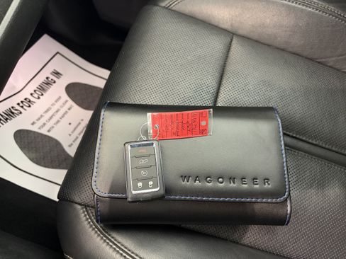 Used 2024 Jeep Wagoneer Series II image 35