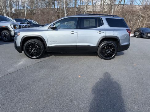 Used 2023 GMC Acadia SLT w/ Elevation Edition image 19