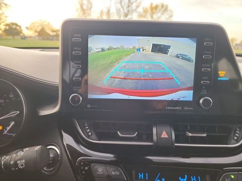 Used 2020 Toyota C-HR Limited image 26