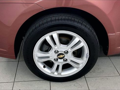 Used 2011 Chevrolet Aveo5 LT w/ Power and Convenience Package image 32