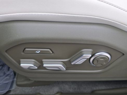 Used 2025 Hyundai Santa Fe Calligraphy AWD/4WD image 12