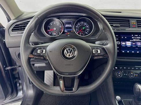 Used 2020 Volkswagen Tiguan SE FWD image 15