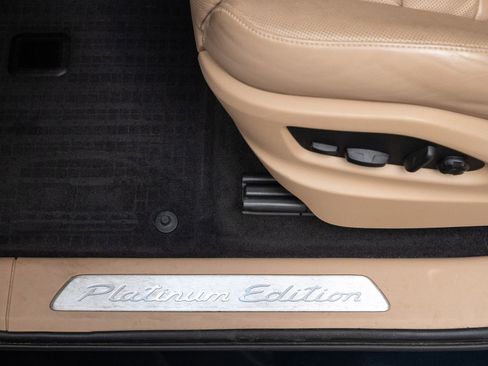 Certified 2023 Porsche Cayenne Platinum Edition AWD/4WD image 21
