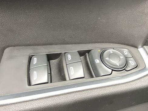 Used 2024 GMC Sierra 1500 Elevation image 17