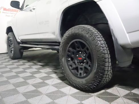 Used 2019 Toyota 4Runner TRD Off-Road Premium AWD/4WD image 10