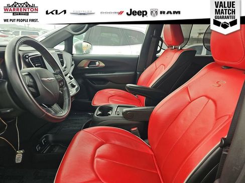 Used 2020 Chrysler Pacifica Limited w/ Quick Oder Package 2EV RED-S FWD image 5