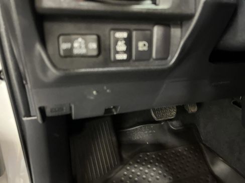 Used 2019 Toyota Tacoma Limited AWD/4WD image 13