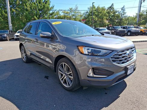 Used 2022 Ford Edge Titanium AWD/4WD image 3