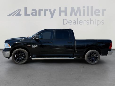 Used 2020 RAM 1500 Classic SLT w/ Luxury Group image 2