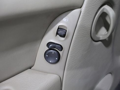 Used 2007 Jeep Liberty Sport AWD/4WD image 13