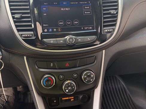 Used 2020 Chevrolet Trax LS FWD image 14
