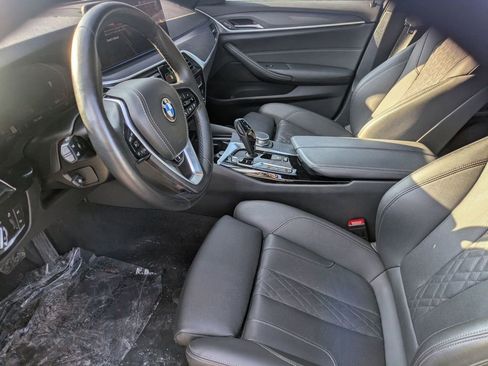 Used 2023 BMW 530i xDrive w/ Convenience Package image 18