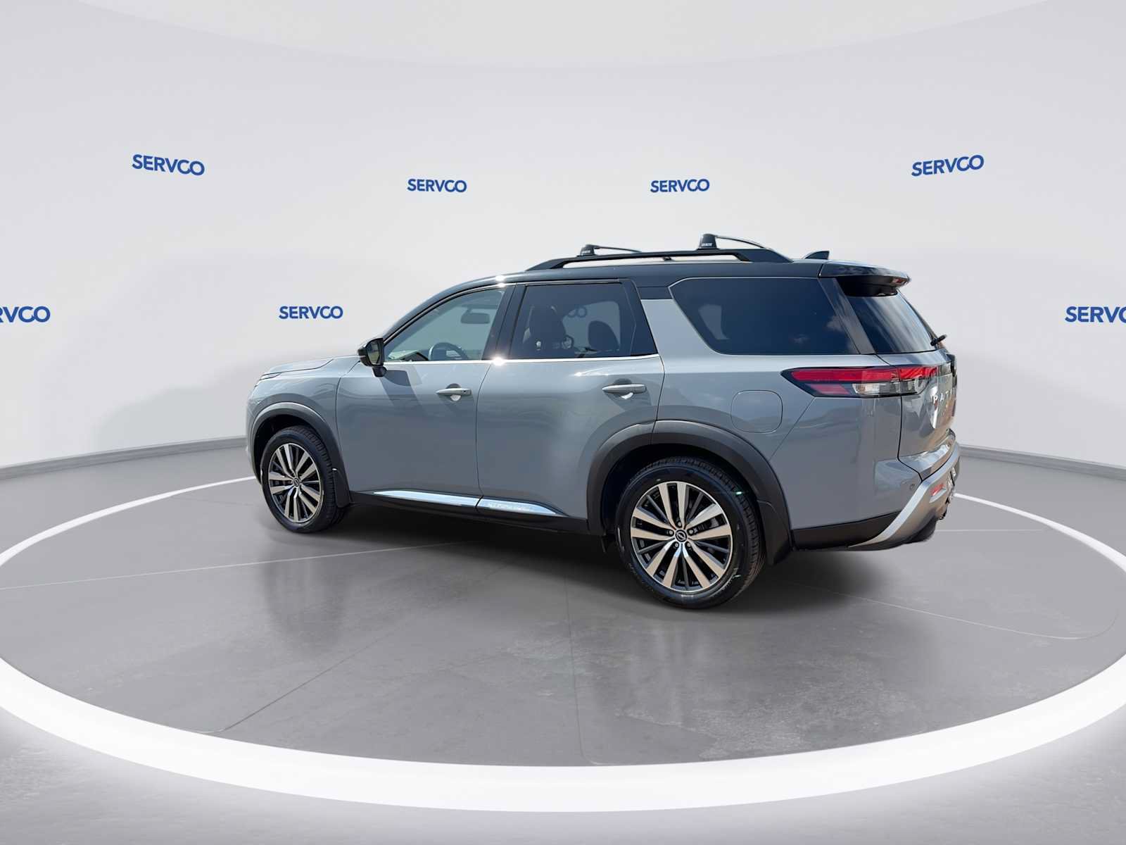 Used 2022 Nissan Pathfinder Platinum w/ Cargo Package FWD image 6