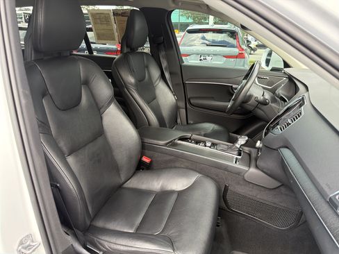 Used 2020 Volvo XC90 T6 Momentum w/ Protection Package Premier AWD/4WD image 35