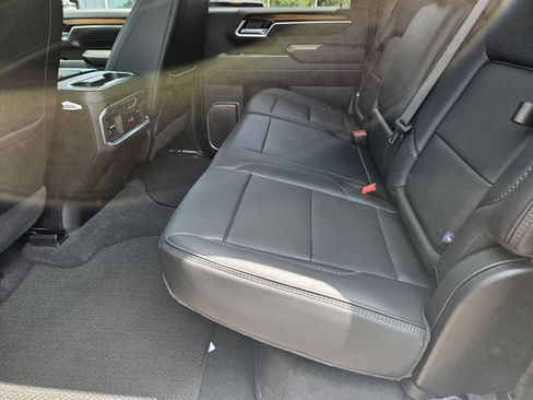 Used 2025 GMC Sierra 3500 Denali w/ Technology Package AWD/4WD image 17