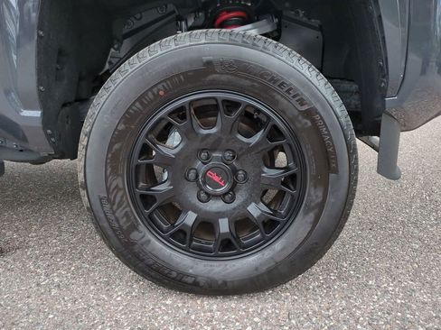 Certified 2025 Toyota Tacoma SR5 AWD/4WD image 11