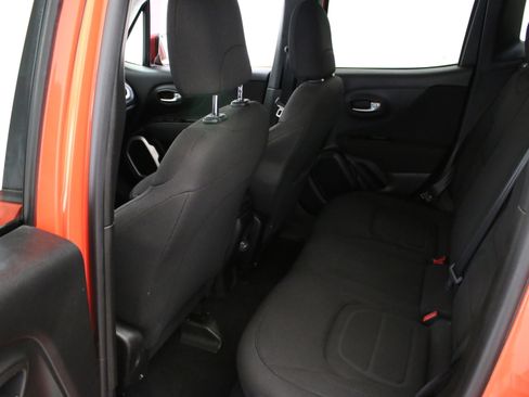Used 2020 Jeep Renegade Latitude AWD/4WD image 25