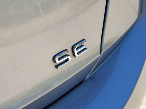 Used 2025 Volkswagen Jetta SE image 7