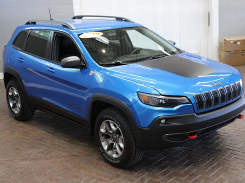 Used 2019 Jeep Cherokee Trailhawk w/ Cold Weather Group AWD/4WD image 26