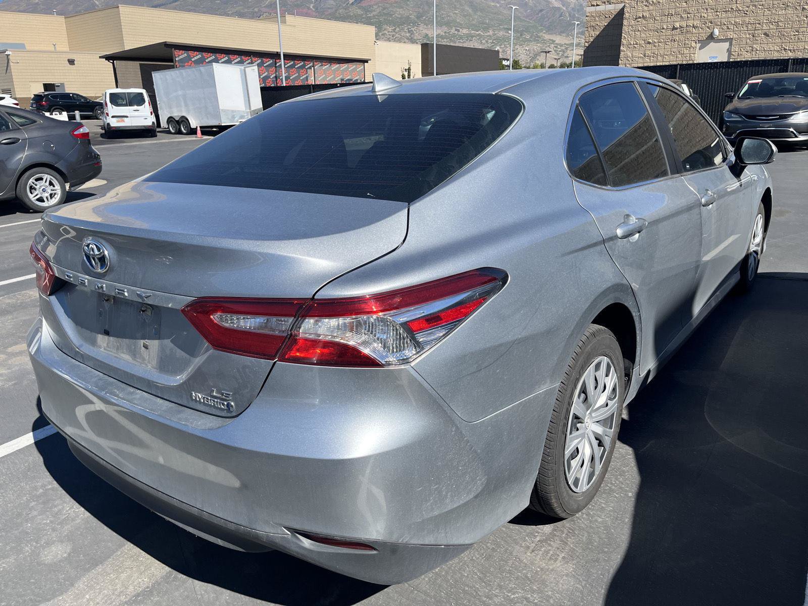 Used 2020 Toyota Camry LE FWD image 5