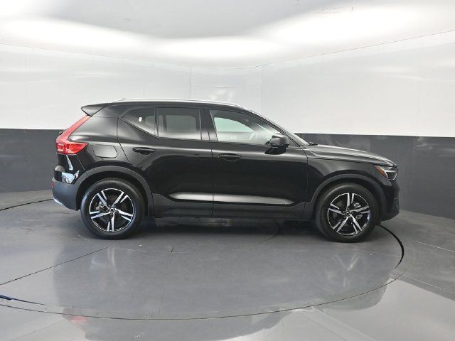 Used 2023 Volvo XC40 B5 Core w/ Convenience Package AWD/4WD image 36