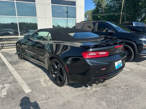 Used 2017 Chevrolet Camaro SS RWD image 4