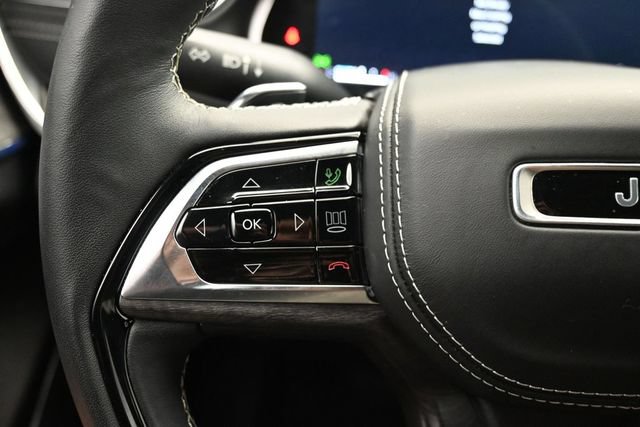 Used 2024 Jeep Grand Cherokee Overland w/ Adv Protech Group III AWD/4WD image 9