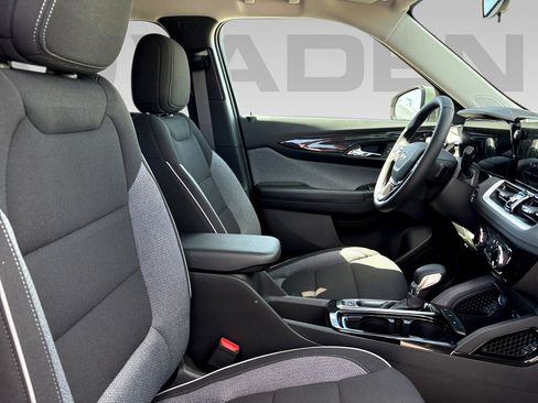 New 2026 Chevrolet TrailBlazer LT w/ LT Cold Weather Package FWD image 10
