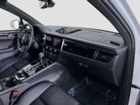 Certified 2026 Porsche Macan AWD/4WD image 16