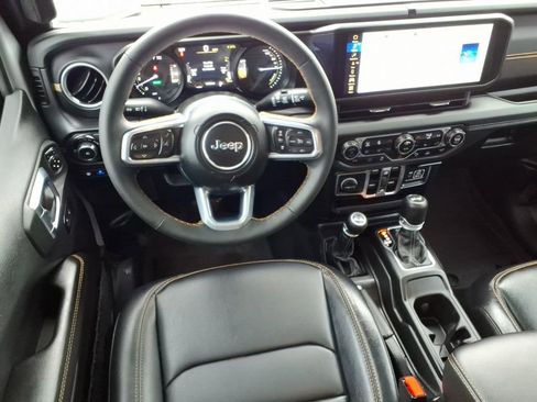 Used 2024 Jeep Wrangler Unlimited Sahara w/ Technology Group AWD/4WD image 13