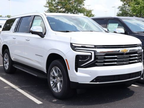 New 2025 Chevrolet Suburban Premier image 3