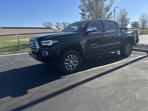 Certified 2023 Toyota Tacoma Limited image 5