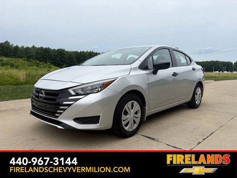 Used 2025 Nissan Versa S w/ Trunk Package FWD image 1