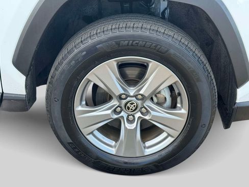 Used 2024 Toyota RAV4 XLE AWD/4WD image 9