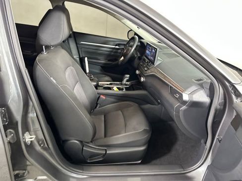 Used 2023 Nissan Altima 2.5 SV w/ SV Premium Package image 28