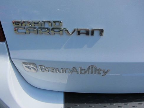Used 2017 Dodge Grand Caravan SE w/ Power Window Group FWD image 10
