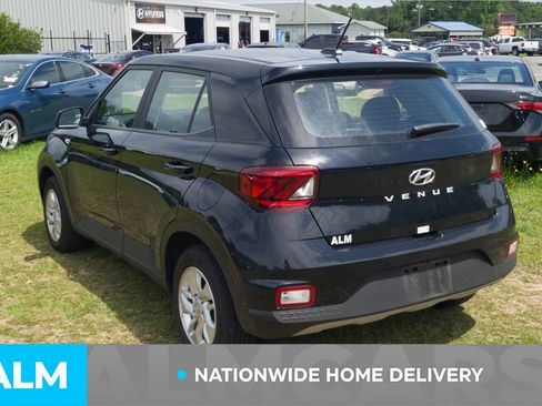 Certified 2026 Hyundai Venue SE FWD image 4