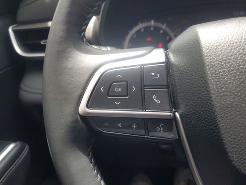 Certified 2024 Toyota Highlander LE FWD image 23