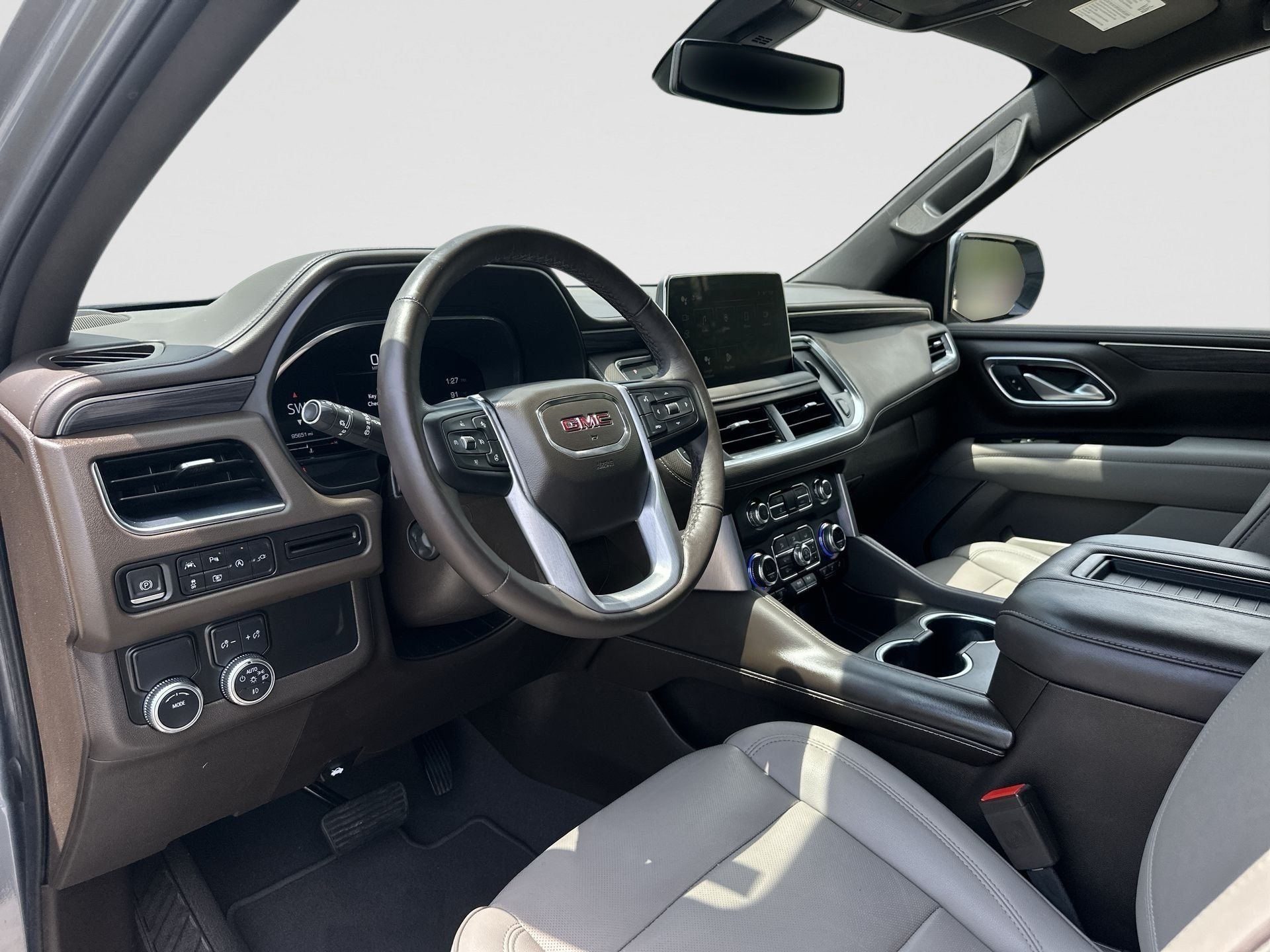 Certified 2022 GMC Yukon XL SLT w/ SLT Luxury Package RWD image 10
