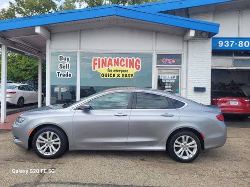 Used 2016 Chrysler 200 Limited image 7