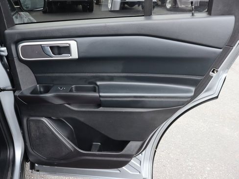 Used 2020 Ford Explorer XLT w/ Equipment Group 202A image 32