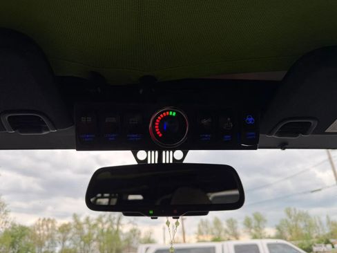 Used 2018 Jeep Wrangler Unlimited Sahara image 44