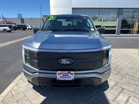 Used 2025 Ford F150 Lightning XLT AWD/4WD image 32