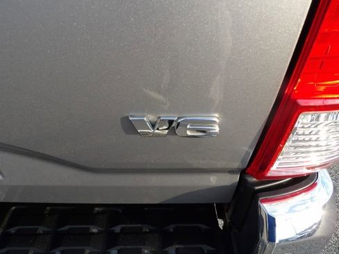 Used 2017 Toyota Tacoma TRD Sport image 13