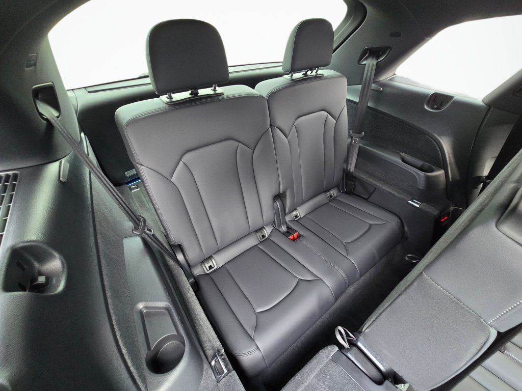 Used 2026 Audi Q7 3.0T Premium Plus w/ Premium Plus Package AWD/4WD image 25