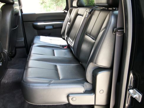 Used 2014 Chevrolet Silverado 2500 LT w/ Texas Edition AWD/4WD image 42