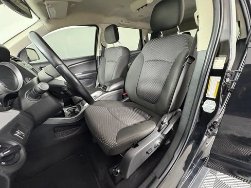 Used 2020 Dodge Journey SE w/ SE Popular Equipment Group FWD image 17