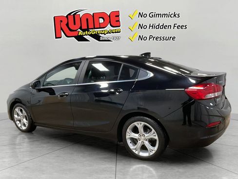 Used 2019 Chevrolet Cruze Premier image 3