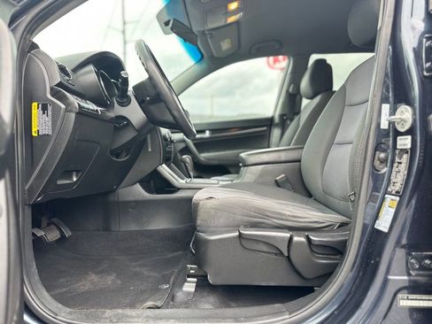 Used 2012 Kia Sorento LX image 17