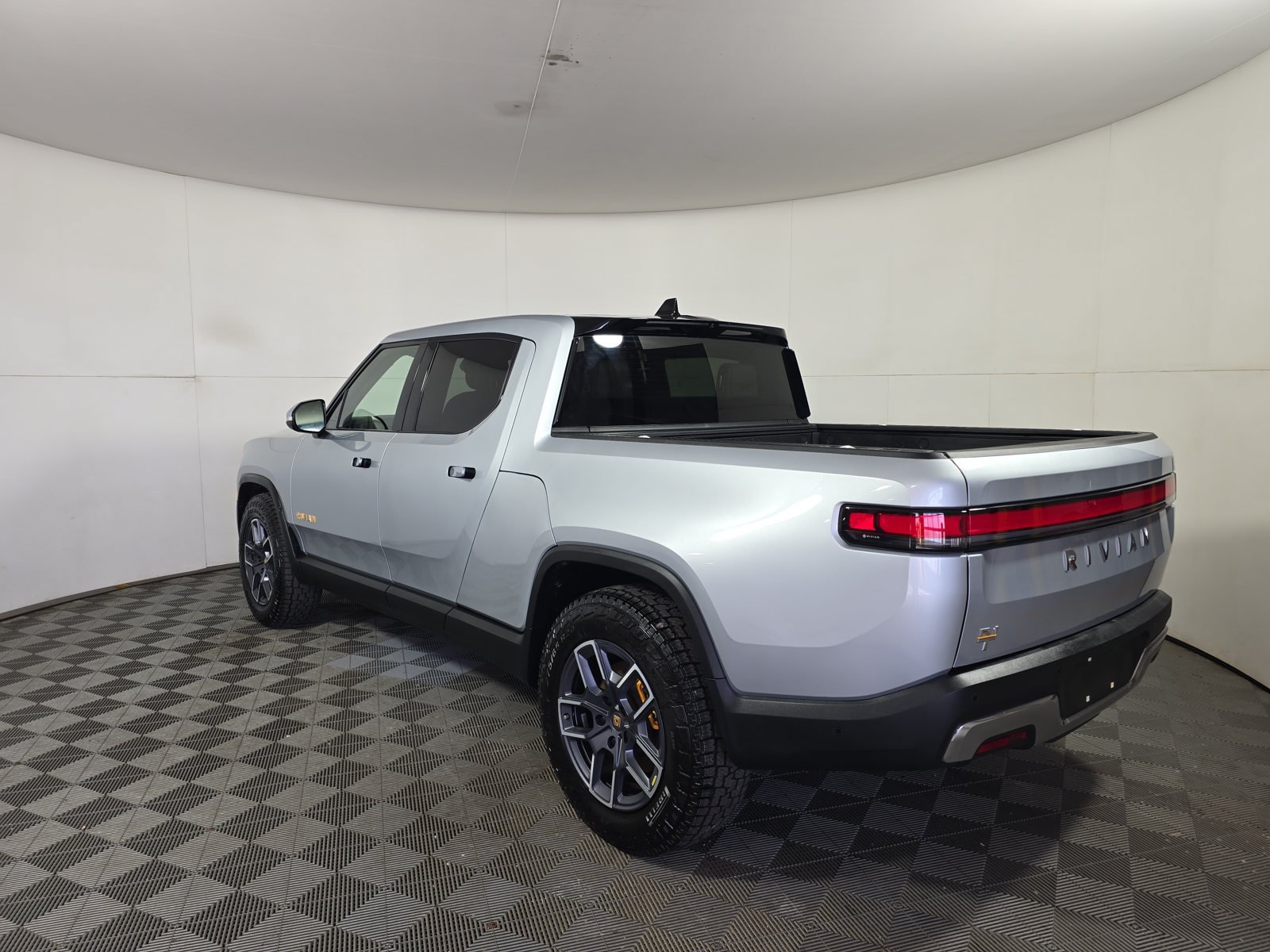 Used 2023 Rivian R1T Adventure Quad AWD/4WD image 3